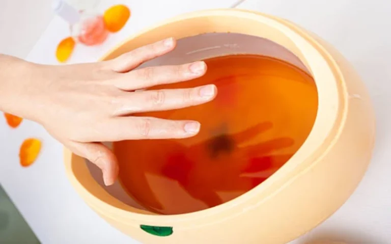 La mejor solución para hidratar manos y pies: Baños de Parafina